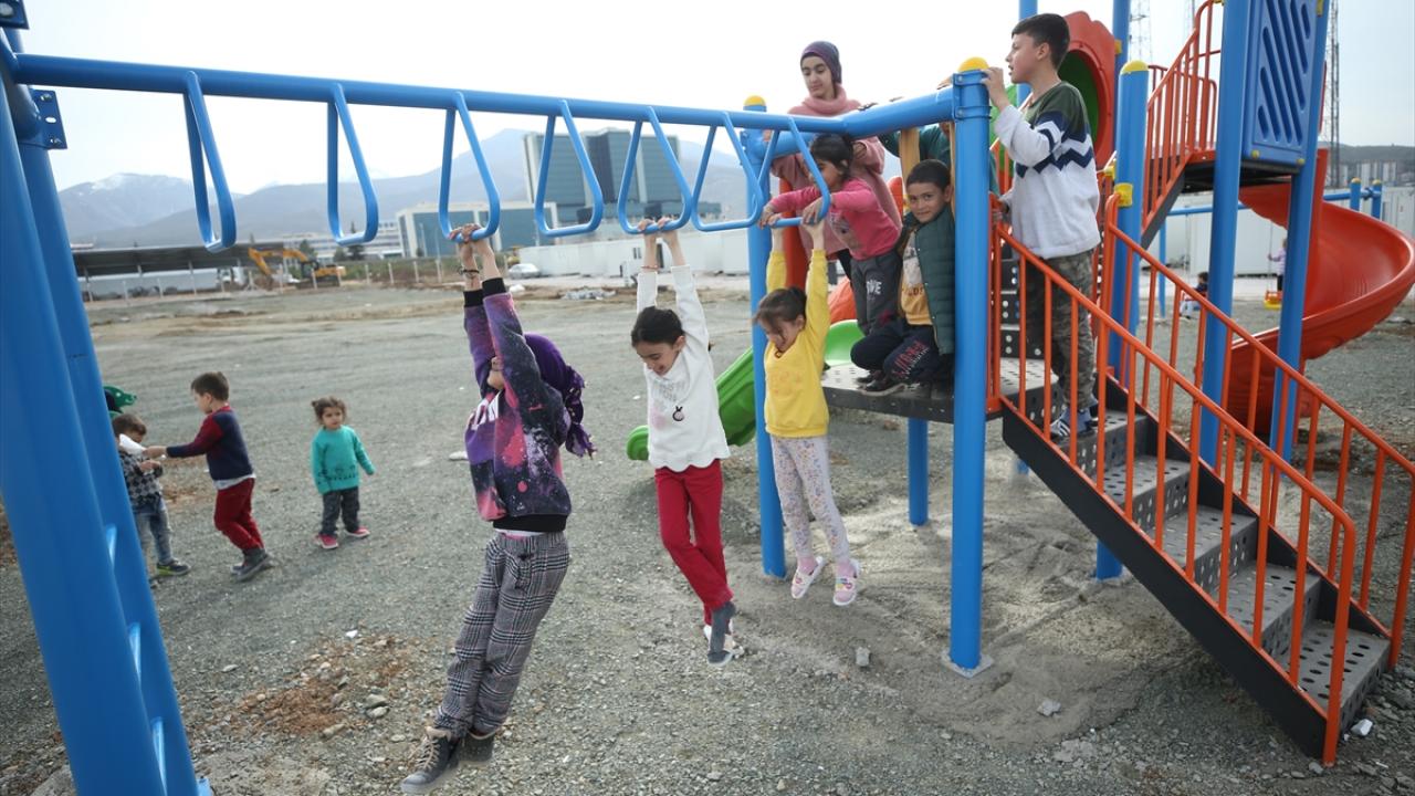 Depremzedelerden yetkililere teşekkür