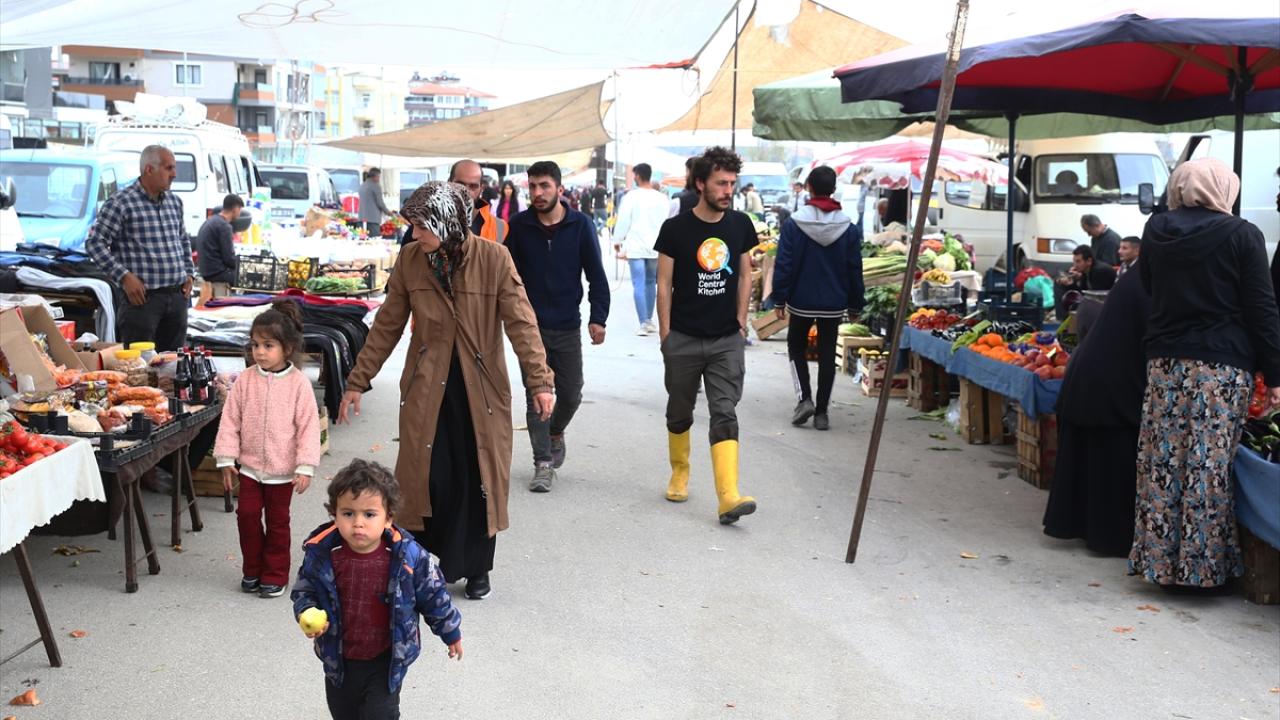"Tezgahı açtık, işler de çok şükür diyelim"