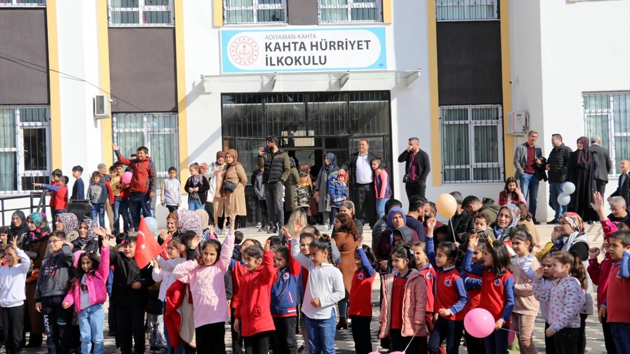 Depremin vurduğu Adıyaman`ın 5 ilçesindeki okullarda ders zili çaldı