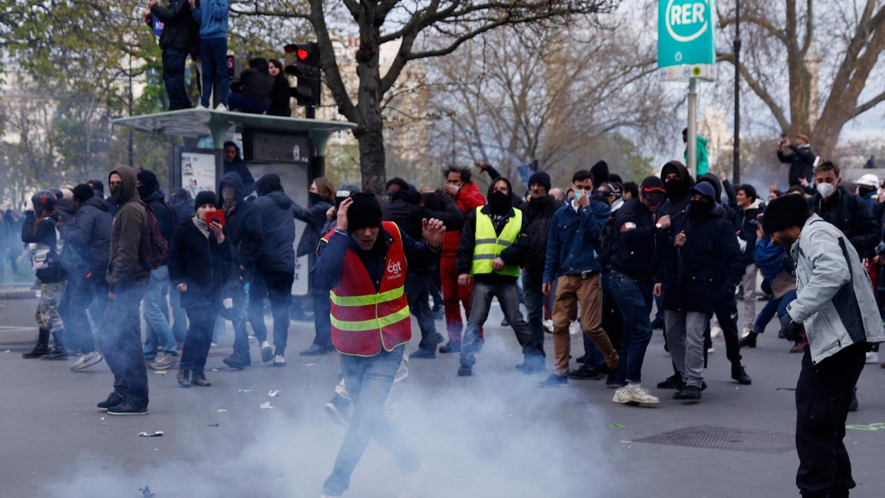 70 kişi gözaltına alındı
