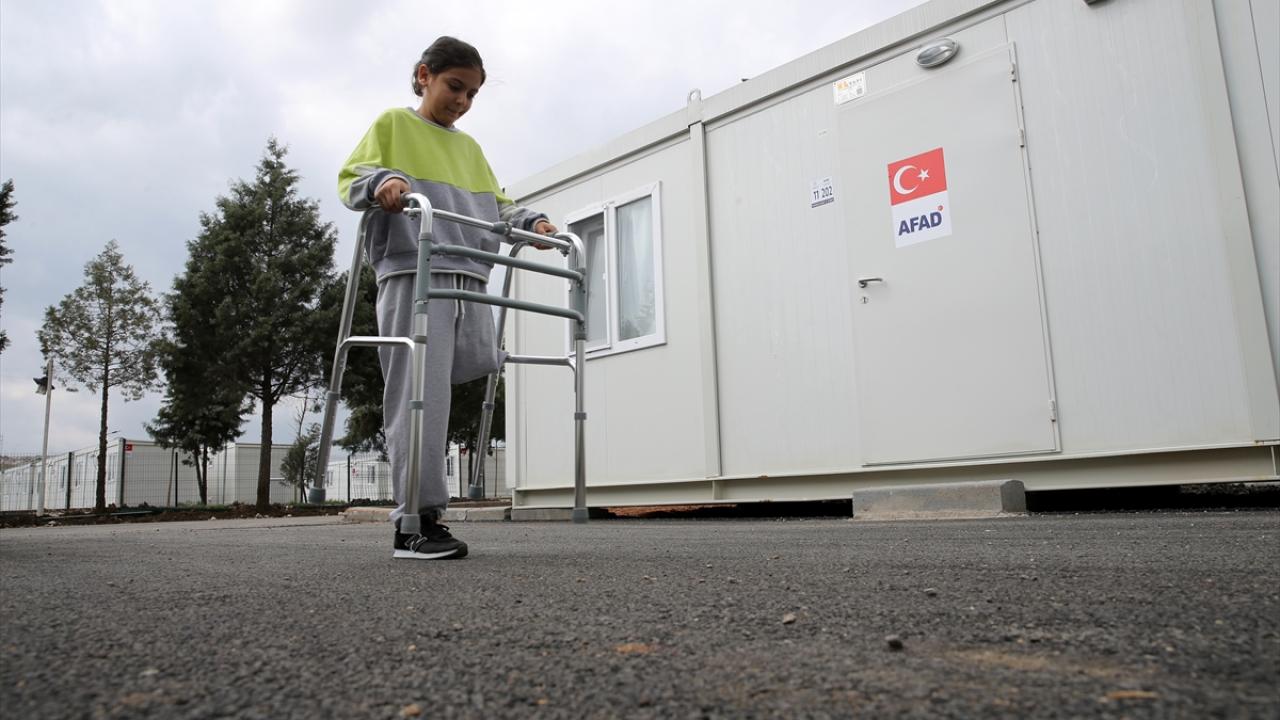 "Okulumu bitirerek polis olmak istiyorum"