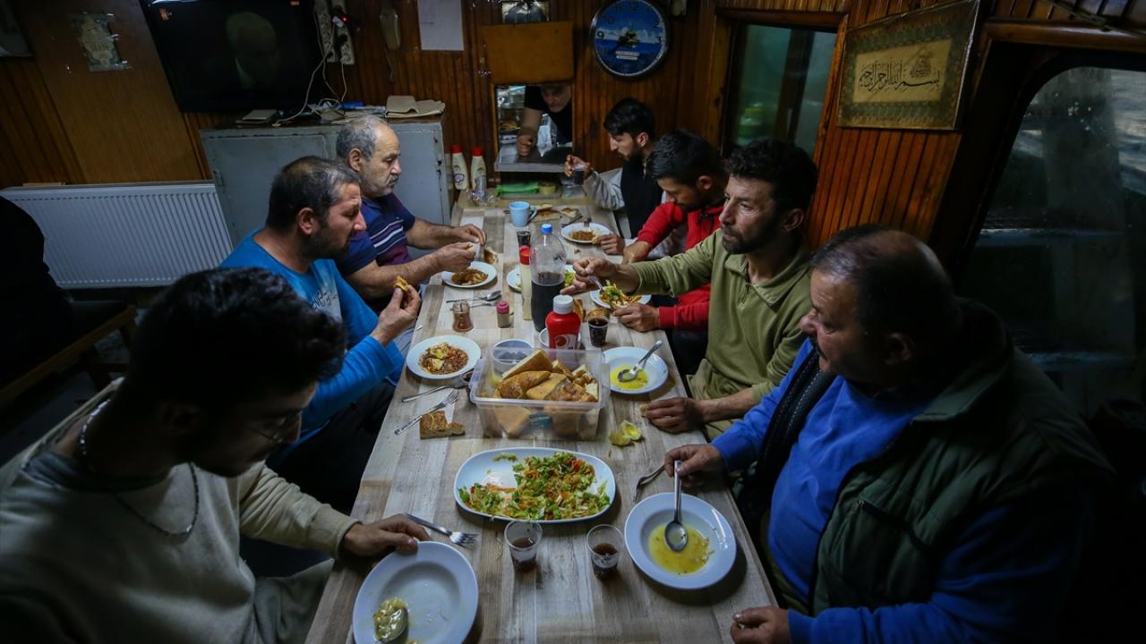 "Alıştık artık ama ramazan memlekette ayrı bir güzel"