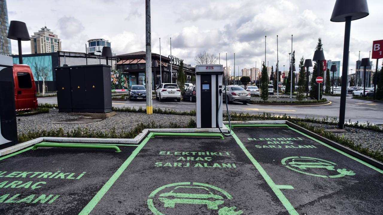 "Türkiye`de şarj istasyon sayısı 6 bin 500 adete ulaştı"