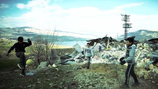 Depremin açtığı yaraları okullarında sarıyorlar