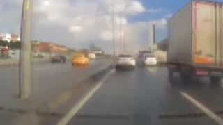 İstanbul'da hatalı sollama kazaya neden oldu