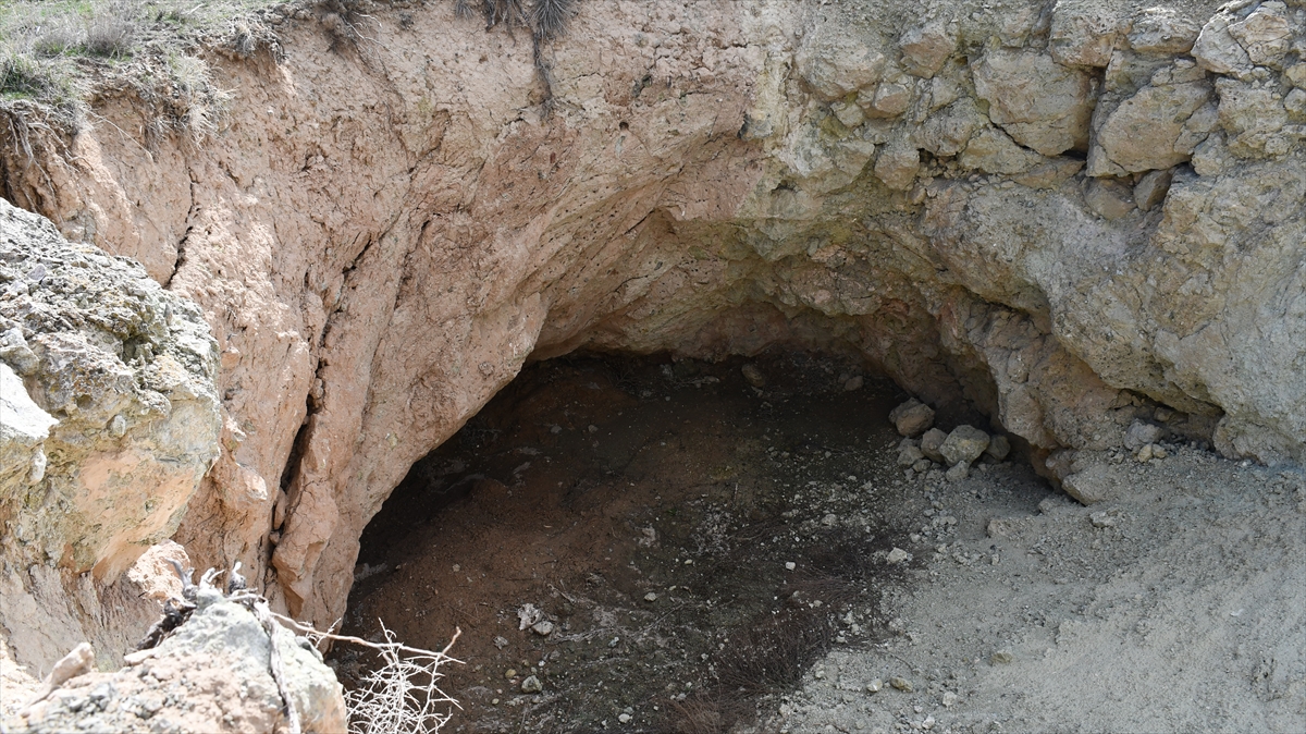 Obrukların Deliler fayı ile ilişkisi yok