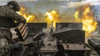 Ukrayna'da savaşın kilitlendiği Bahmut’ta ağır silahlar yoğun şekilde kullanılıyor