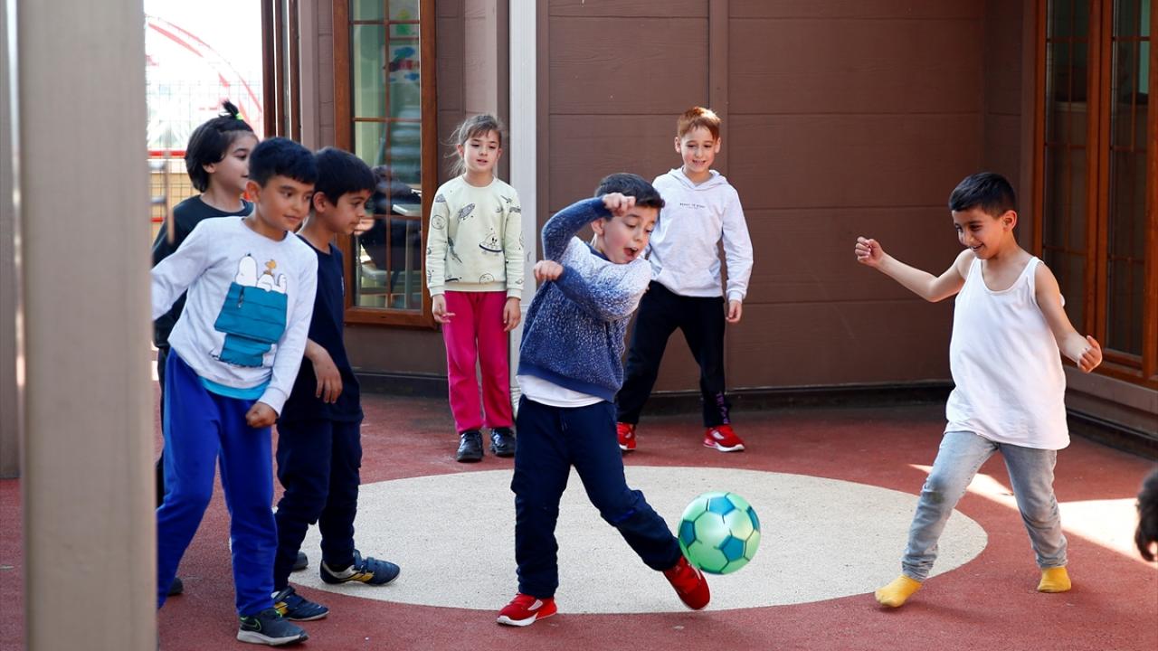 Öğrenciler "yüzer okul"dan memnun