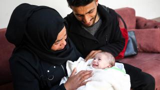 Meryem bebek depremden iki ay sonra ailesine kavuştu