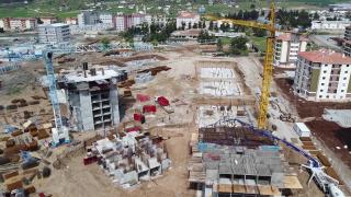 İslahiye'deki deprem konutlarında ilk blok yükseldi