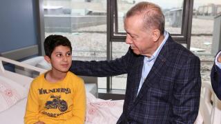 Erdoğan'dan Kocaeli Şehir Hastanesi'ndeki hastalara ziyaret