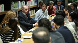 Cumhurbaşkanı Erdoğan Üsküdar'da gençlerle sohbet etti