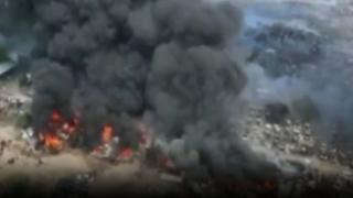 Meksika'da çalılıklarda çıkan yangın otoparka sıçradı