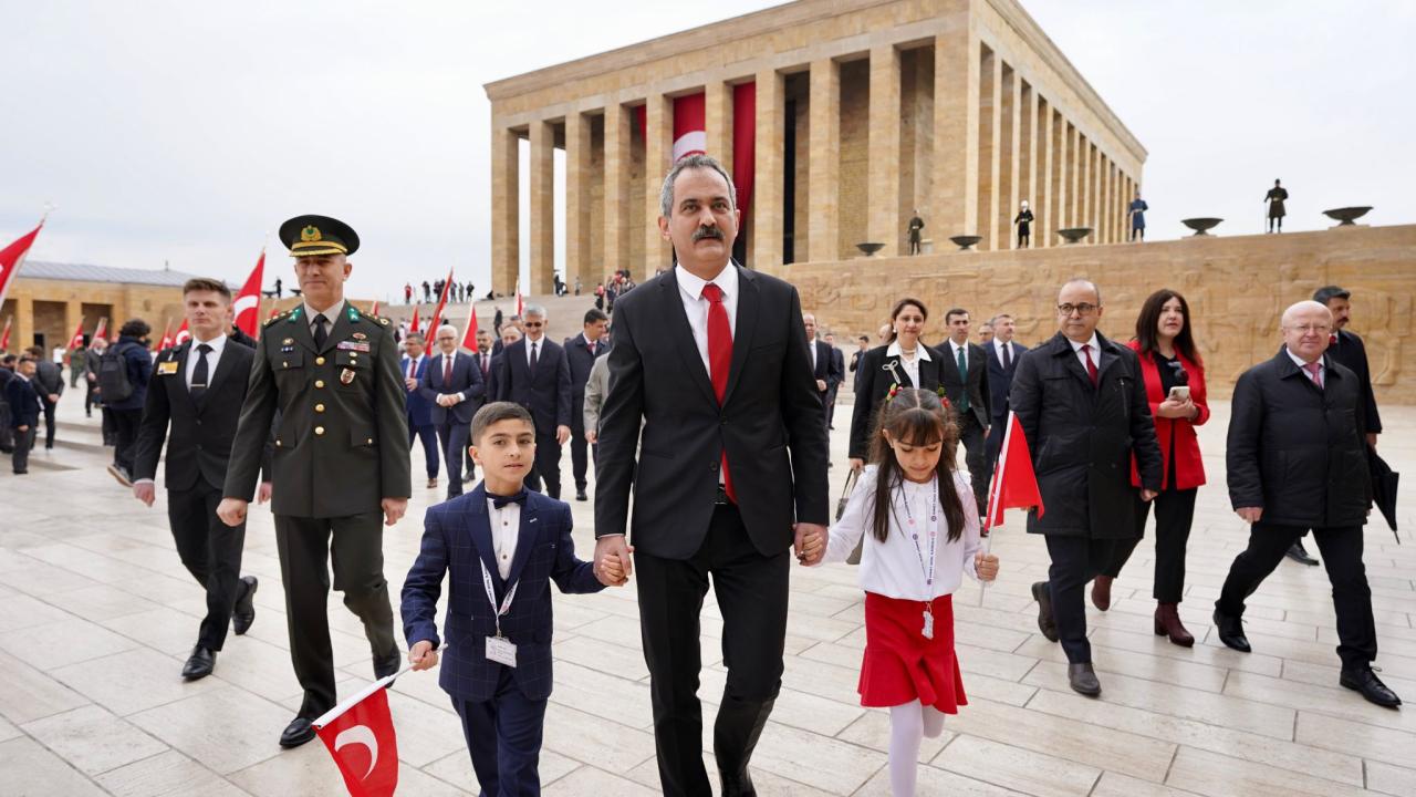 Devlet erkanı Anıtkabir`de