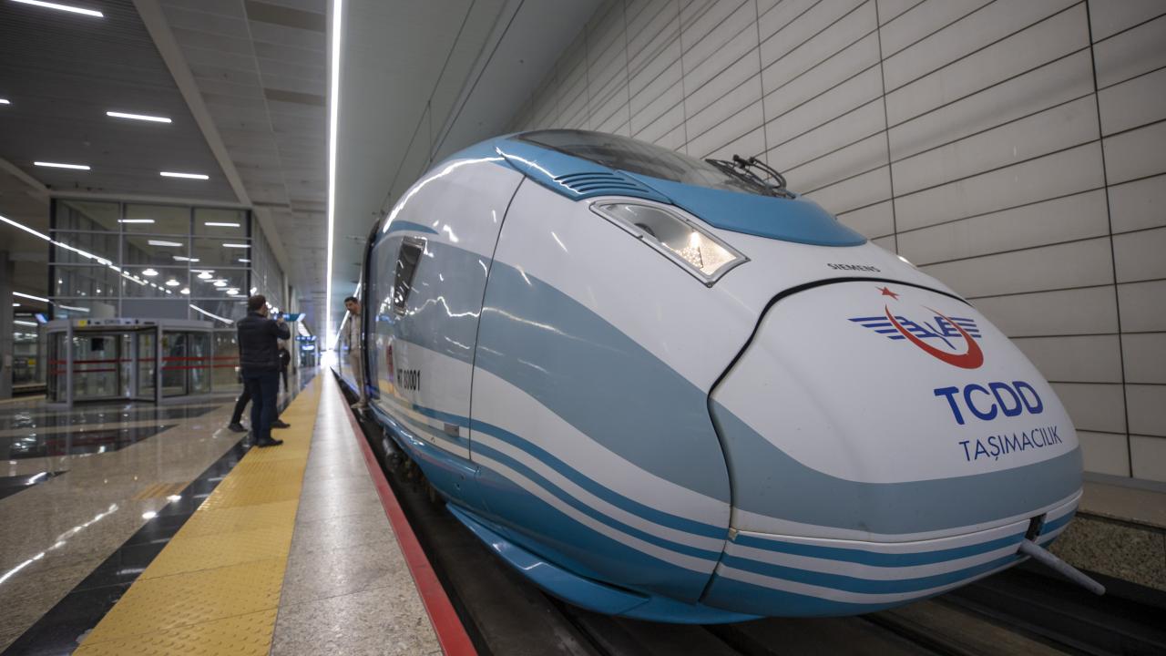 "Hızlı tren hattında ilk defa yerli ray kullandık"