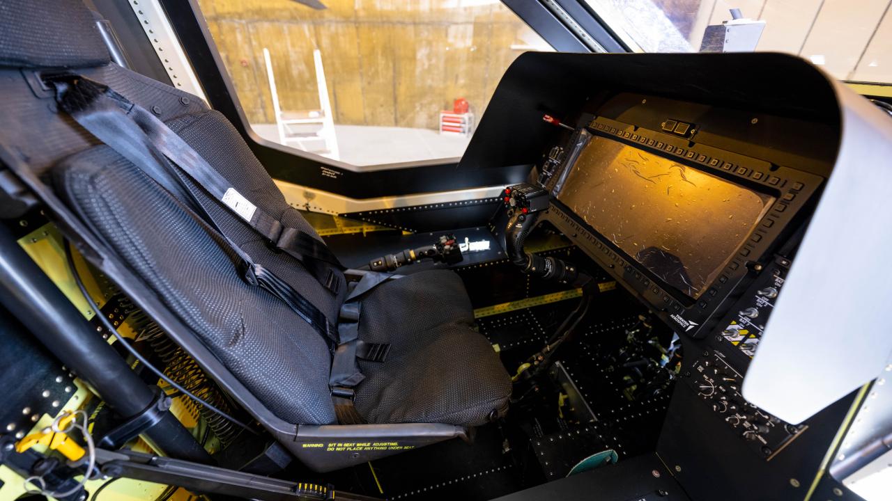 Uçuşta karşılaşmayacağı zorluklara maruz bırakılıyor