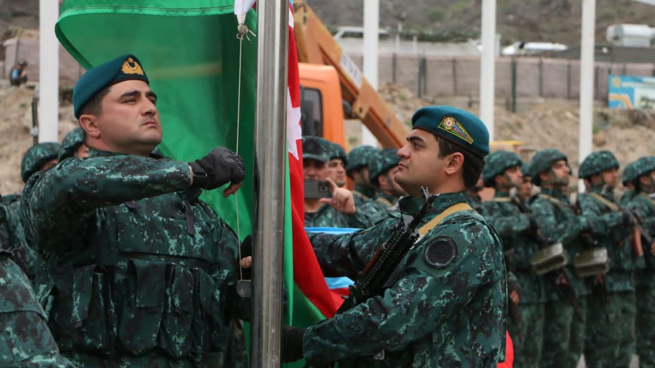 "YAŞASIN AZERBAYCAN, KARABAĞ AZERBAYCAN`DIR"