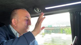 Bakan Çavuşoğlu, Sudan'dan tahliye edilecek kafile ile görüştü