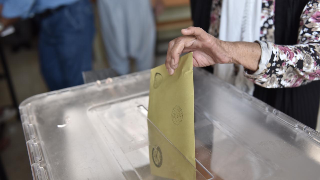 SEÇMENLERİN YÜZDE 50,6`SI KADIN