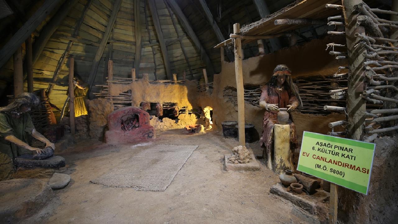 Kırklareli'ndeki 8 bin yıllık "köy yaşamı" ilgi görüyor