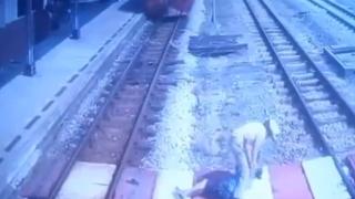 Trenin altında kalmaktan son anda kurtuldu
