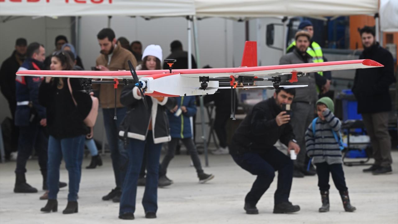 "Biz gökyüzüne aşık Türkiye Cumhuriyeti`nin gençleriyiz"