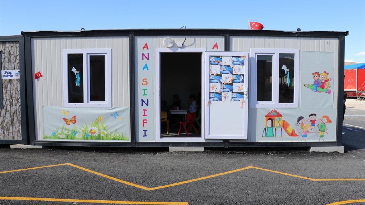 "Devletimizin tüm kurumları canla başla çalışıyor"