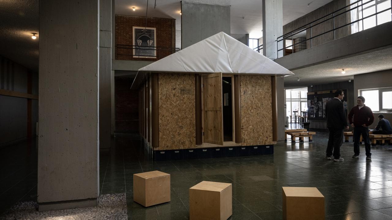 ODTÜ`lü öğrenciler, kağıt masura evin tasarım yolculuğunu anlattı