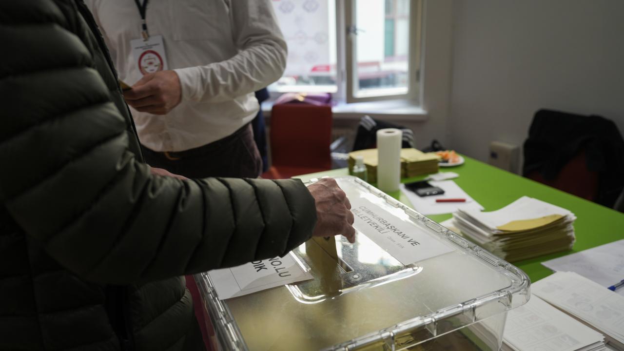 Sandık kurulları kaç kişiden oluşacak?