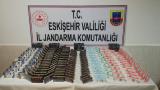 Şüpheli şahsın aracında 227 paket kaçak sigara bulundu