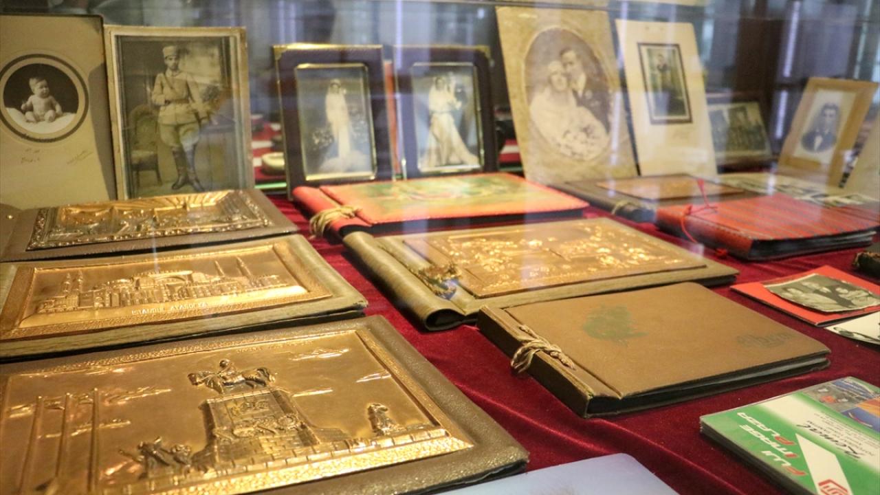 "Kırılanları tamir ediyor, vitrinleri düzeltiyoruz"