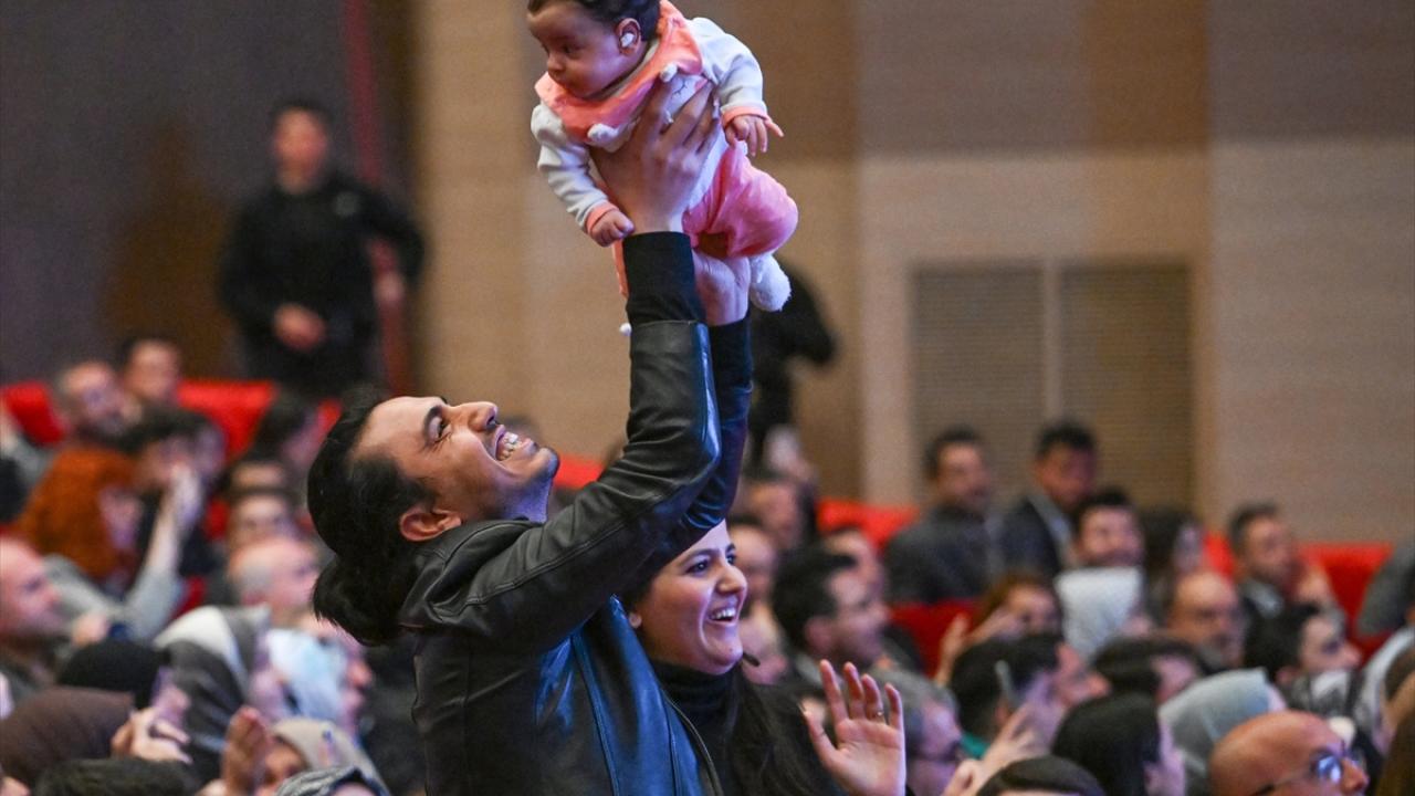 "4 milyar kitap, buradan Hakkari`ye yol olur"