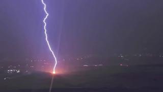 Ankara'da şimşekler şehri aydınlattı