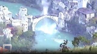 Hırvat birliklerinin 30 yıl önce Mostar Köprüsü'nü yıktığı o anlar