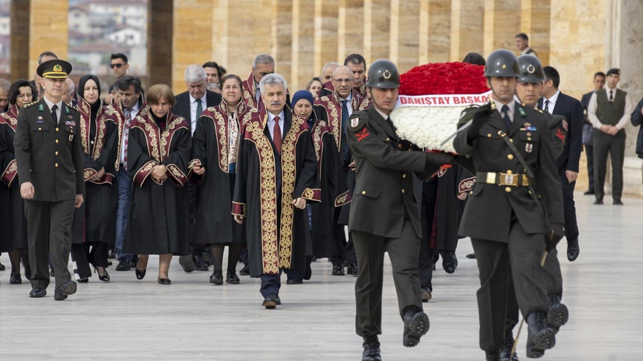 Danıştay üyeleri Anıtkabir'i ziyaret etti