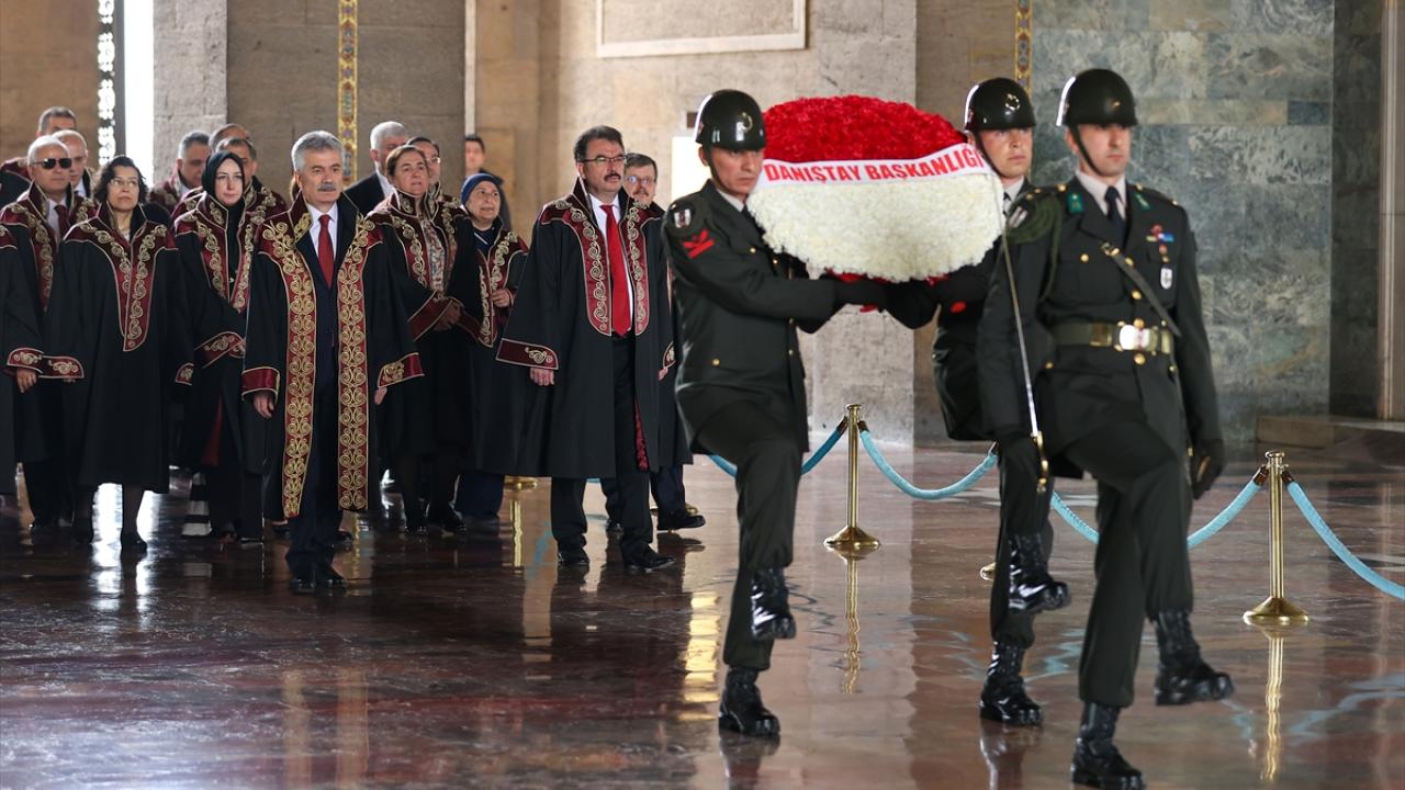 Danıştay üyeleri Anıtkabir'i ziyaret etti