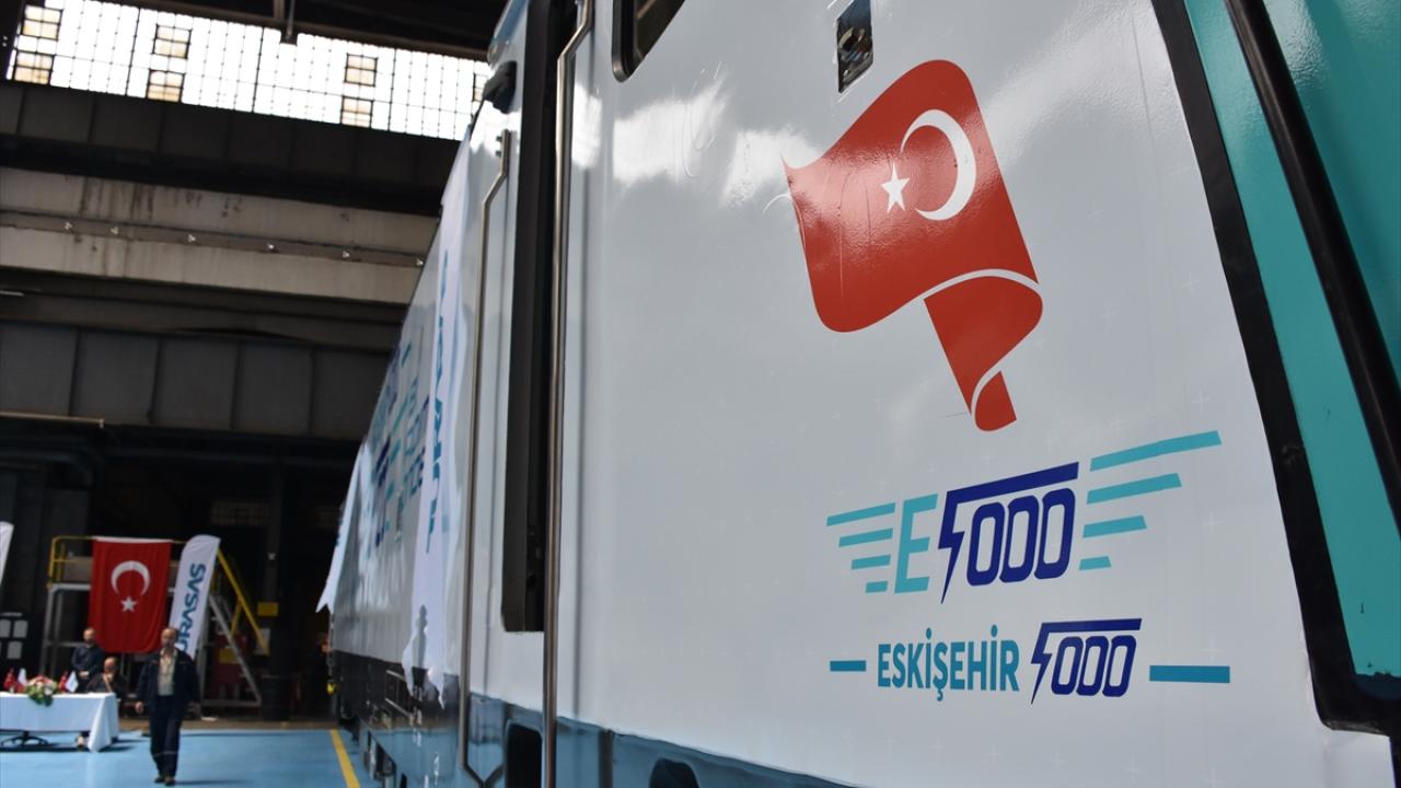 "Ülkeyi baştan aşağı demir yoluyla kaplıyoruz ve hızlanıyoruz"