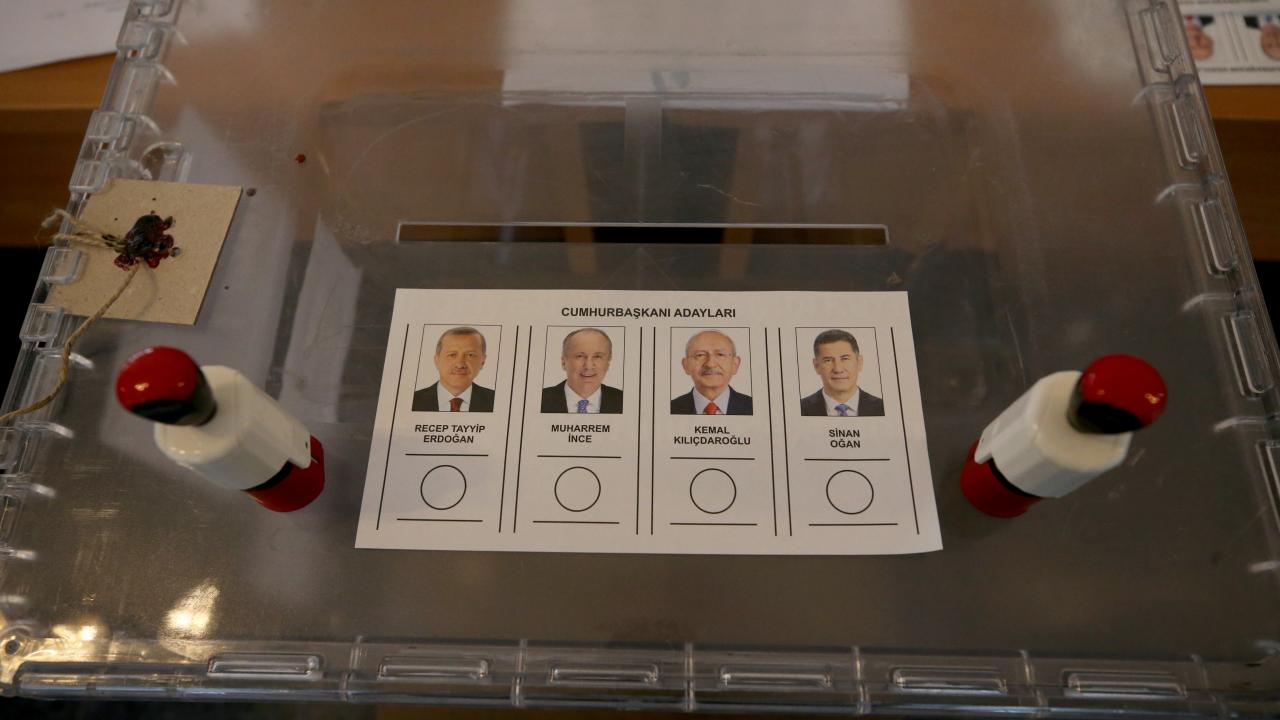 2- Üzerinde T.C. kimlik numarası olan kimlik belgenizi unutmayın