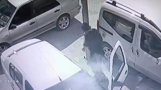 Tamir edilen otomobilin hava yastığı patladı