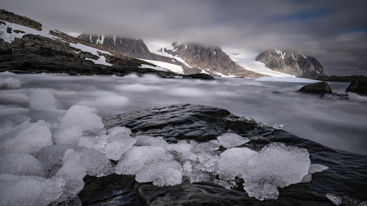 "İklimi dengeleyen deniz buzlarının bu sene de ne kadar azaldığını görmüş olduk"