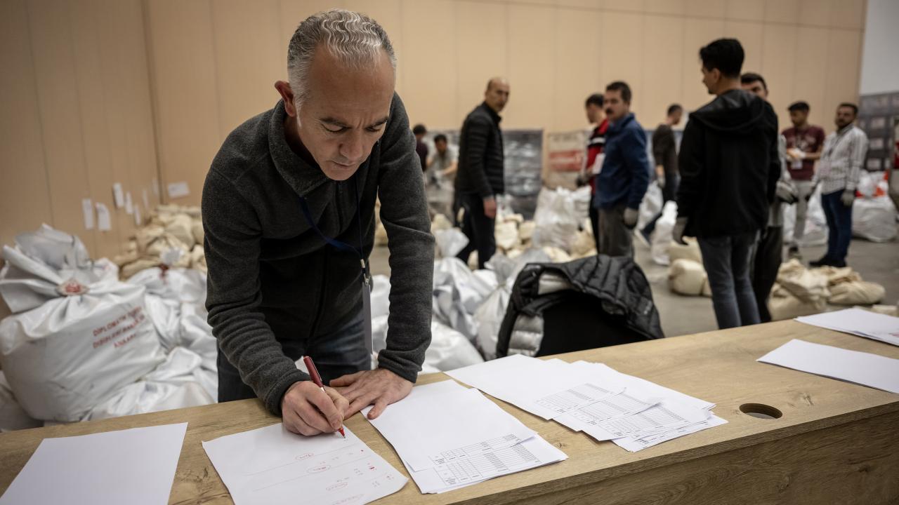 Seçim ikinci tura kalırsa pusulalar 15 Mayıs`ta basılacak