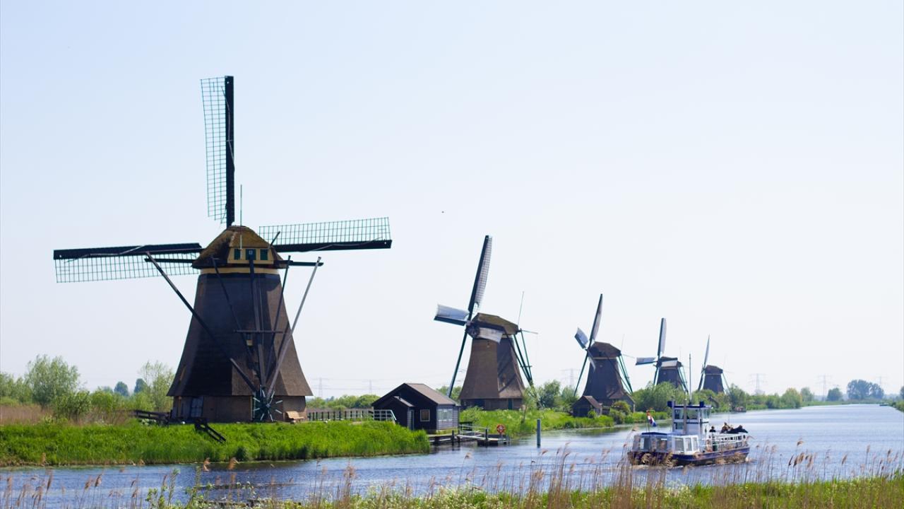 DÜNYANIN EN YÜKSEK DEĞİRMENİ SCHIEDAM`DA