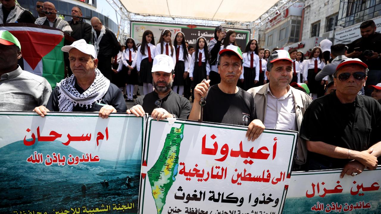 Bir milyona yakın Filistinli sürüldü