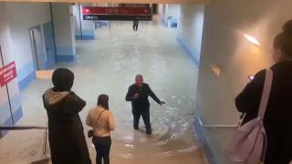 Ankara'da metro durağını su bastı