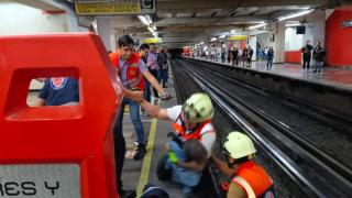 Raylara giren tavuk metro seferlerini aksattı