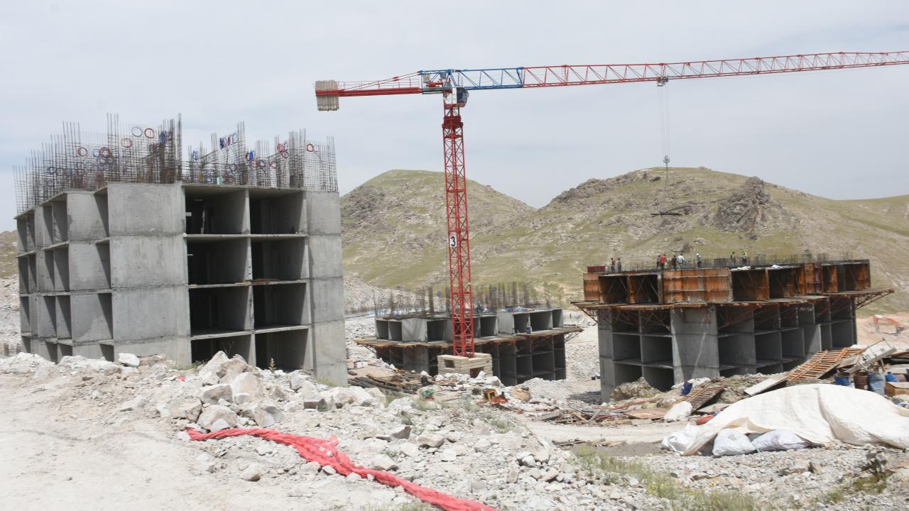 Deprem bölgeleri şantiyeye döndü