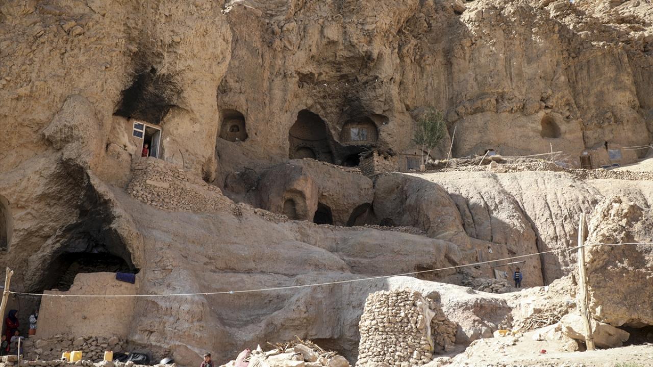 "Bu yaşamak değil hayatta kalmak"