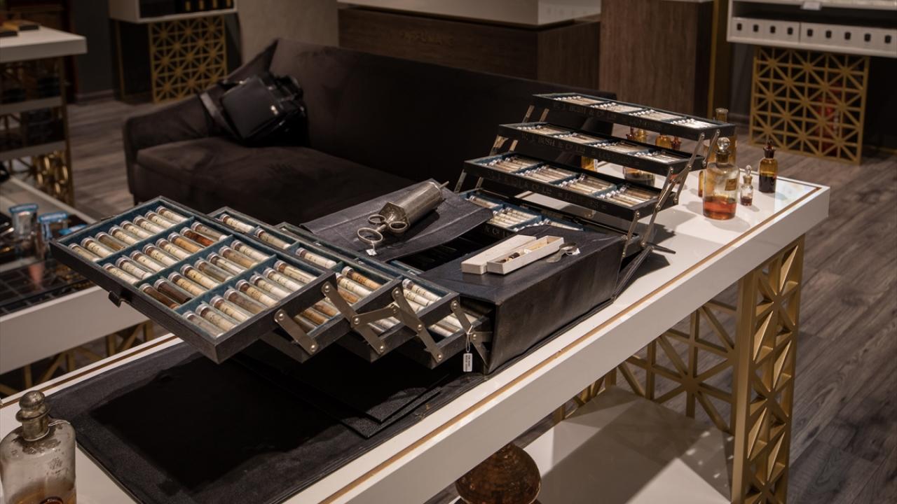 "Evliya Çelebi, Kapalıçarşı civarında 500`den fazla kokucu dükkanı olduğundan bahseder"