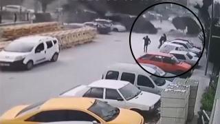 Ankara'da fırtınada çatıdan uçan parçalar ölüme neden oldu
