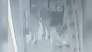 Depremzedelerin kaldığı oteli basıp hakaret ettiler